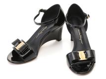 Salvatore Ferragamo　サルヴァトーレフェラガモ　ヴァラウェッジソールサンダル　レディース6　ブラック　パテント　0741079　2148103853630　【432】