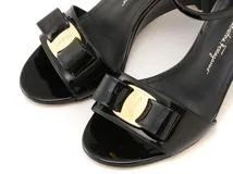 Salvatore Ferragamo サルヴァトーレフェラガモ ヴァラウェッジ