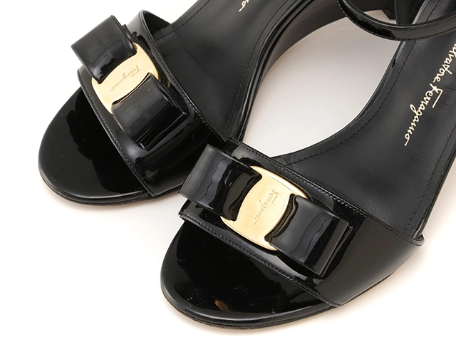 Salvatore Ferragamo サルヴァトーレフェラガモ ヴァラウェッジソールサンダル レディース6 ブラック パテント 0741079 2148103853630 【432】