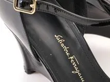 Salvatore Ferragamo　サルヴァトーレフェラガモ　ヴァラウェッジソールサンダル　レディース6　ブラック　パテント　0741079　2148103853630　【432】