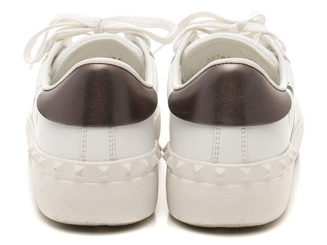 VALENTINO スタッズスニーカー　38 VALENTINO ヴァレンティノ VLTNロックスタッズスニーカー