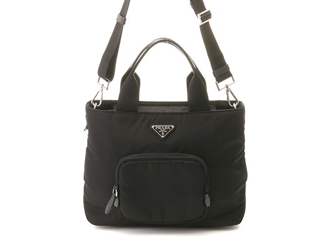 PRADA ブラックナイロンバッグ
