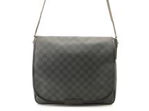 Louis Vuitton　ルイヴィトン　ダニエルMM　ショルダーバッグ　ダミエ・グラフィッィット　シルバー金具　N58029　【471】L