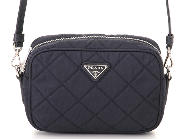 PRADA ブラック キルティング ショルダーバッグ PRADA ブラック キルティングショルダーバッグ - メルカリ