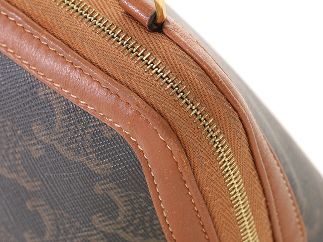 CELINE セリーヌ トリオンフ チェーン付きクラッチ タン PVC