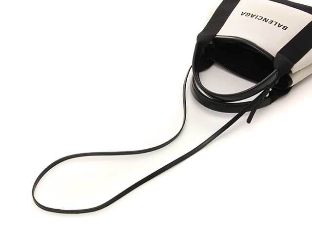BALENCIAGA バレンシアガ　ネイビー　スーツ　❗️お値下げOK❗️ BALENCIAGA バレンシアガ ネイビーカバスXS ホワイト／ブラック