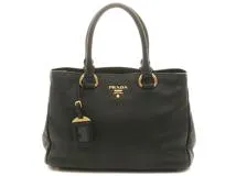 4色展開【PRADA】レザー スモールバッグ 人気 2WAY 高級感 黒 PRADA プラダ 2WAYバッグ ブラック レザー【431】2148103870071