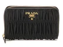 PRADA プラダ ナッパゴーフル ラウンド財布 ブラック レザー