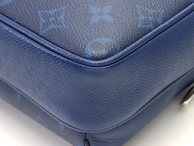 【新品同様】ルイヴィトン タイガラマ アウトドアメッセンジャー ショルダーバッグ LOUIS VUITTON】ルイヴィトン『タイガラマ アウトドア