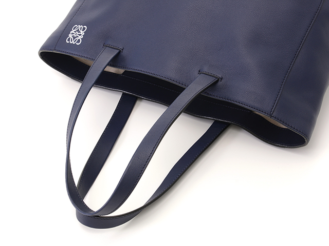 【美品】ロエベ　イーストウエストショッパー トートバッグ　黒 ロエベ/トートバッグ/イーストウエストショッパー/黒/レザーの