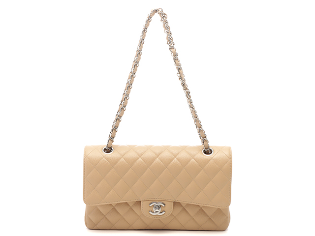 シンプルで使いやすい♪【CHANEL】トップス 小さなロゴたちがアクセント♡】CHANEL トップス (CHANEL/T