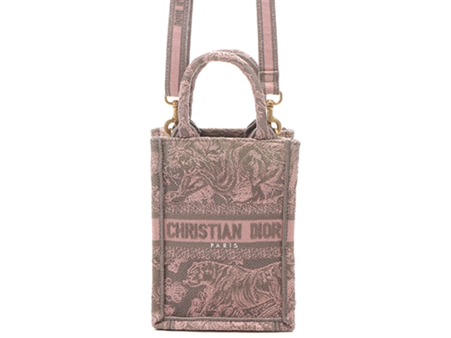 非売品Dior トワルドゥジュイ ディオールトートバッグ ノベルティ 赤 Dior トワルドゥジュイ ディオールトートバッグ ノベルティ 赤 ✨Dior