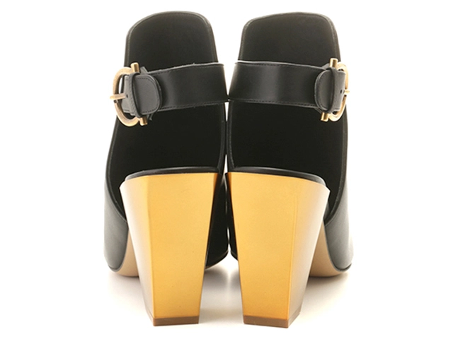 Salvatore Ferragamo　サルヴァトーレフェラガモ　ガンチーニサンダル　レディース5ハーフ　ブラック　レザー　2148103896408　【432】