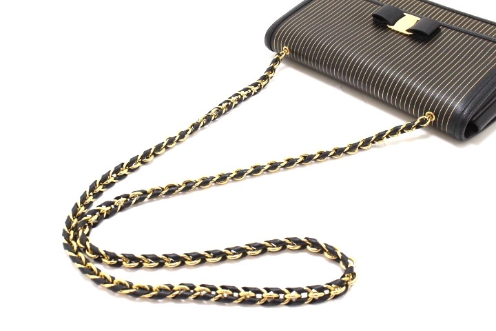 Salvatore Ferragamo フェラガモ ヴァラリボン チェーンショルダーバッグ AU-21/F987  ブラック/ゴールド レザー 【431】