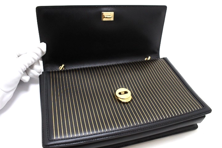 Salvatore Ferragamo フェラガモ ヴァラリボン チェーンショルダーバッグ AU-21/F987  ブラック/ゴールド レザー 【431】