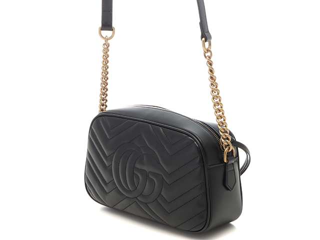 GUCCI ブラックレザー ショルダーバッグ タッセル　カメラバッグ GUCCI ブラックレザー ショルダーバッグ タッセル カメラバッグ