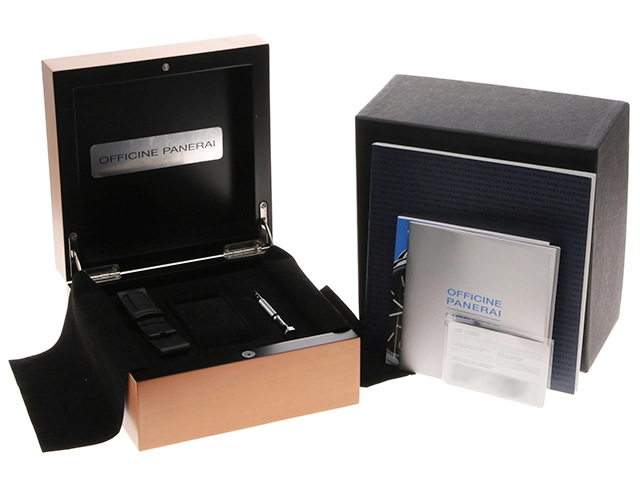 PANERAI　パネライ　ルミノール　ベース　ステンレススチール/革ベルト　手巻き　シースルー裏蓋　メンズ　腕時計　C