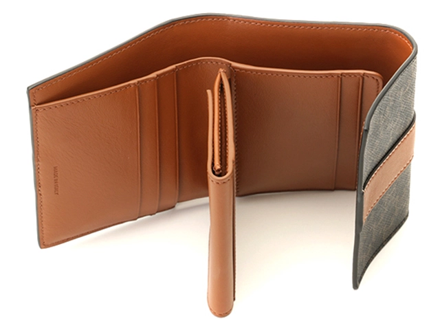 CELINE セリーヌ トリオンフ スモールトリフォールドウォレット 三つ折り財布 タン PVC レザー 10D572BZ9 2148103923197【200】