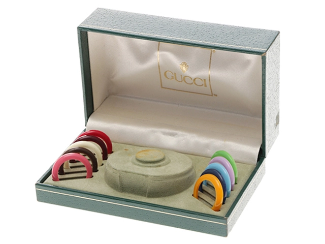 GUCCI　グッチ　チェンジベゼル　11/12　ホワイト文字盤　ゴールドメッキ　クオーツ　レディース時計　2148103933882【207】