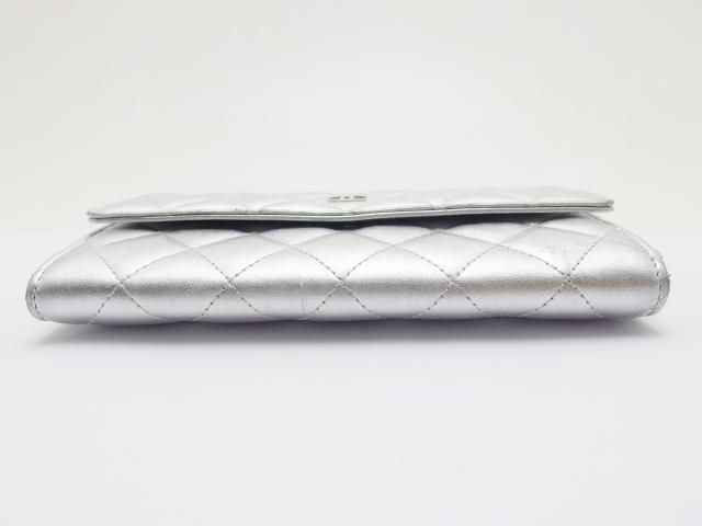 CHANEL シャネル 長財布 マトラッセ レザー シルバー 【204】 の