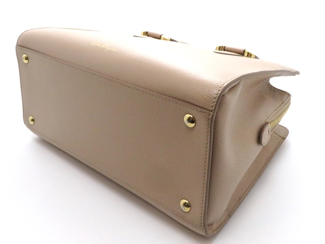 美品Salvatore Ferragamo ベージュと黒　22.5㎝ 美品Salvatore Ferragamo ベージュと黒 22.5㎝ Yahoo