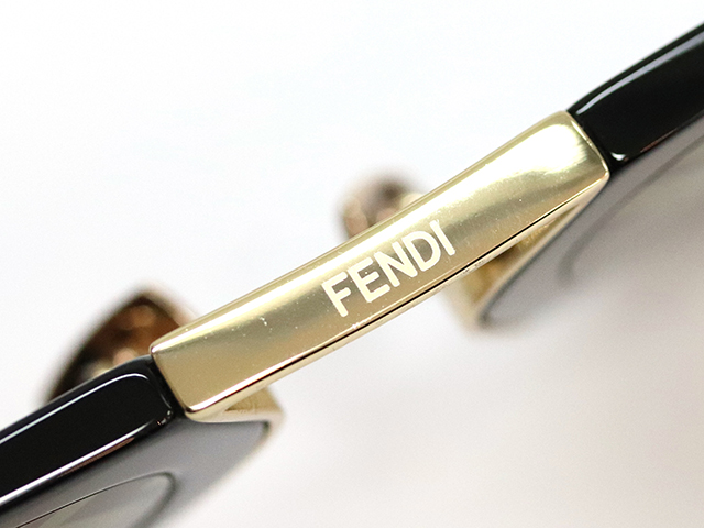 FENDI フェンディ アビエーターサングラス FFロゴ プラスチック