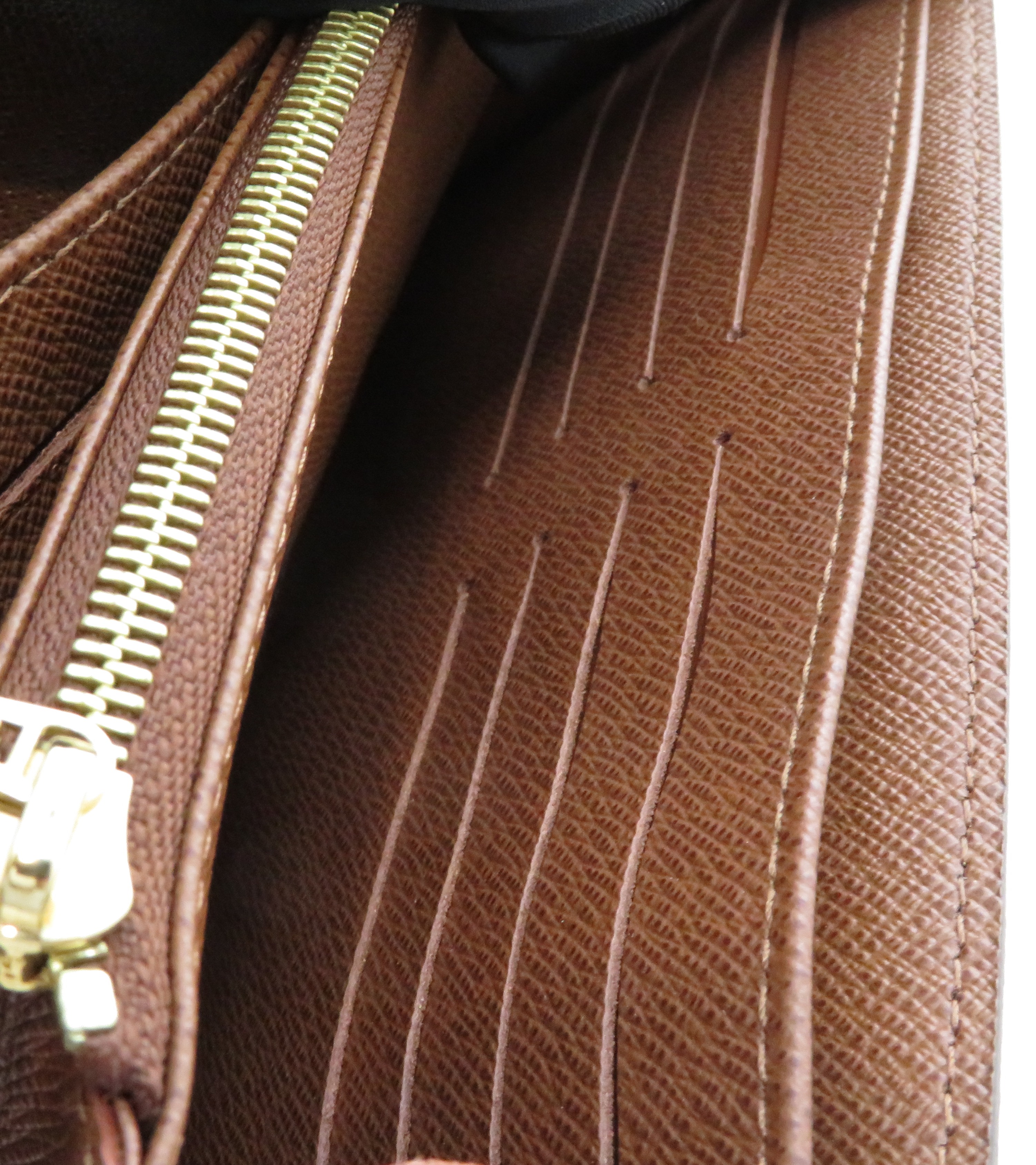 LOUIS VUITTON ルイヴィトン ポルトフォイユ・ボエシ M63220