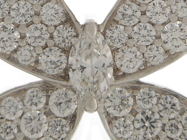 GRAFF グラフ パヴェ バタフライ ダイヤモンド スモール スタッド イヤリング RGE1152 K18ホワイトゴールド ダイヤモンド計1.10ct  2023年正規品【472】SJ