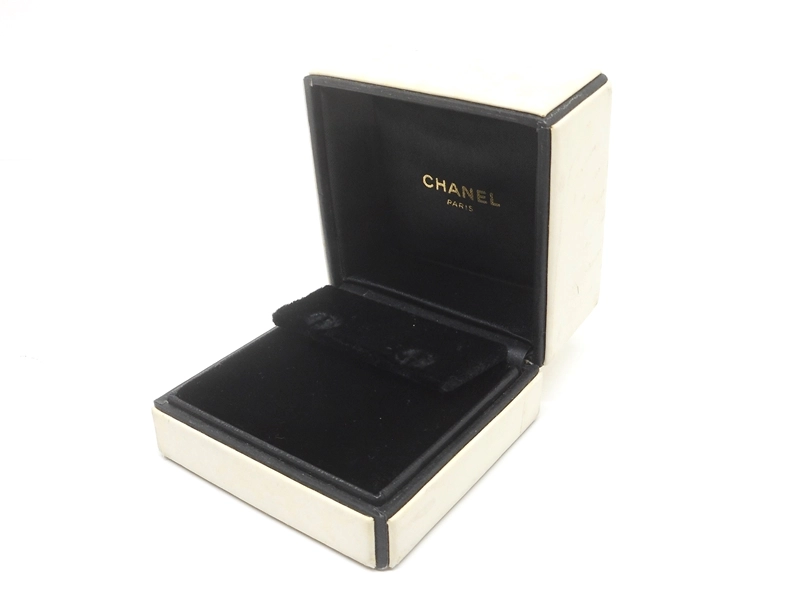 CHANEL　シャネル　カメリア　ピアス　750YG　イエローゴールド　D　ダイヤモンド　7.5ｇ　J1245【200】