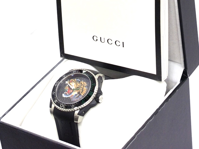 GUCCI グッチ ダイブ タイガー YA136318 ステンレス/ラバー 男性 GUCCI グッチ ダイブ タイガー YA136318 ステンレス/ラバー 男性