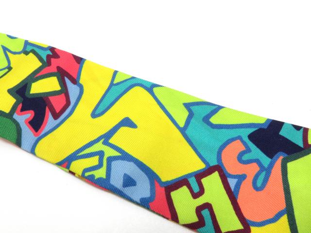 エルメス HERMES ツイリー　スカーフ　Graff グラフィティ　カーキ エルメス HERMES ツイリースカーフGraff グラフィティカーキ