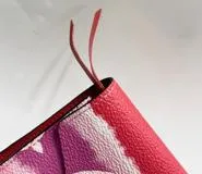 Louis Vuitton　ルイヴィトン　ポルトフォイユ・ヴィクトリーヌ　モノグラム　ルージュ　M68842　　【472】YN