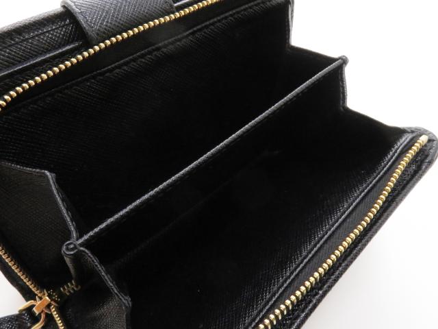 極美品✨ PRADA プラダ 二つ折り財布 サフィアーノ ブラック ゴールド金具 楽天市場】【美品】 プラダ 二つ折り財布 サフィアーノ メタル