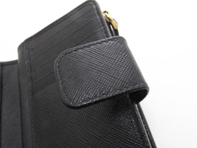 PRADA プラダ 二つ折り財布 サフィアーノ ブラック ゴールド金具【434