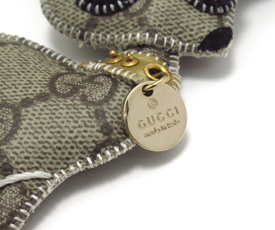 GUCCI グッチ グッチョリ チワワキーホルダー ベージュ PVC