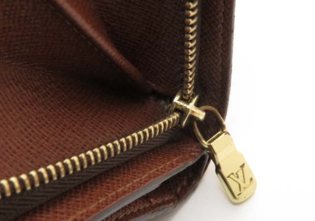 LOUIS VUITTON ルイ・ヴィトン コンパクト・ジップ 2つ折り財布