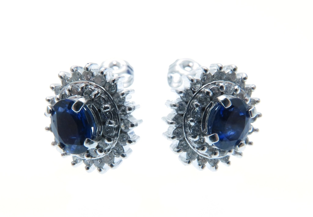 プラチナ900無垢 Pt900 サファイア 総数約2.5ct ピアス - メルカリ