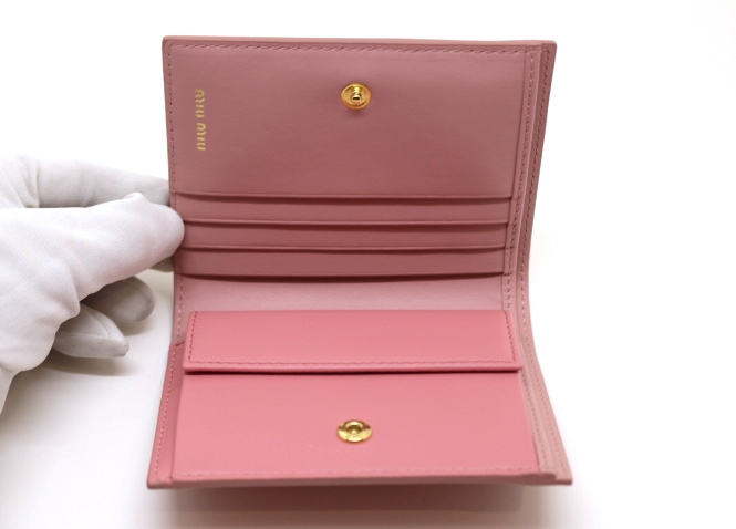 miu miu ミュウミュウ 二つ折り財布 リボンモチーフ ピンク