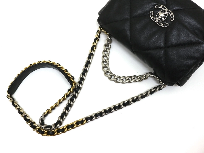 シャネル CHANEL19 ハンドバッグ ブラック SV GP シャイニーラムスキ ヴィンテージ加工 参考定価1,120,900-