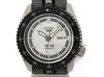 SEIKO セイコー 腕時計 2023年正規品 セイコー5 スポーツ ウルトラセブン55周年記念 SBSA195 3400本限定  ステンレス/ナイロン シルバー文字盤 自動巻き【472】SJ