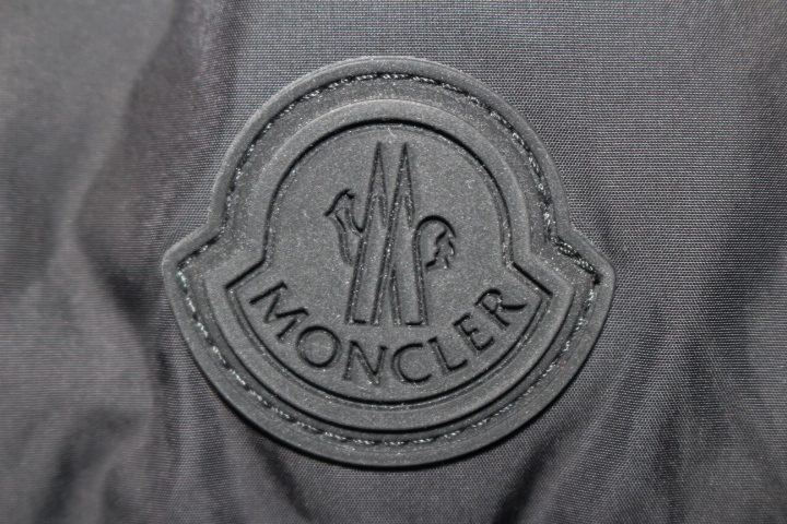 MONCLER モンクレール アウター ダウンジャケット MONTCLA モンクラ メンズ2 約Mサイズ ブラック ナイロン 2020年  定価￥220,000- (2148103256059) 【200】 の購入なら「質」の大黒屋（公式）