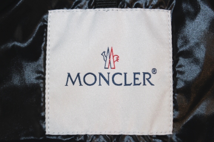 MONCLER モンクレール アウター ダウンジャケット MONTCLA モンクラ メンズ2 約Mサイズ ブラック ナイロン 2020年  定価￥220,000- (2148103256059) 【200】 の購入なら「質」の大黒屋（公式）