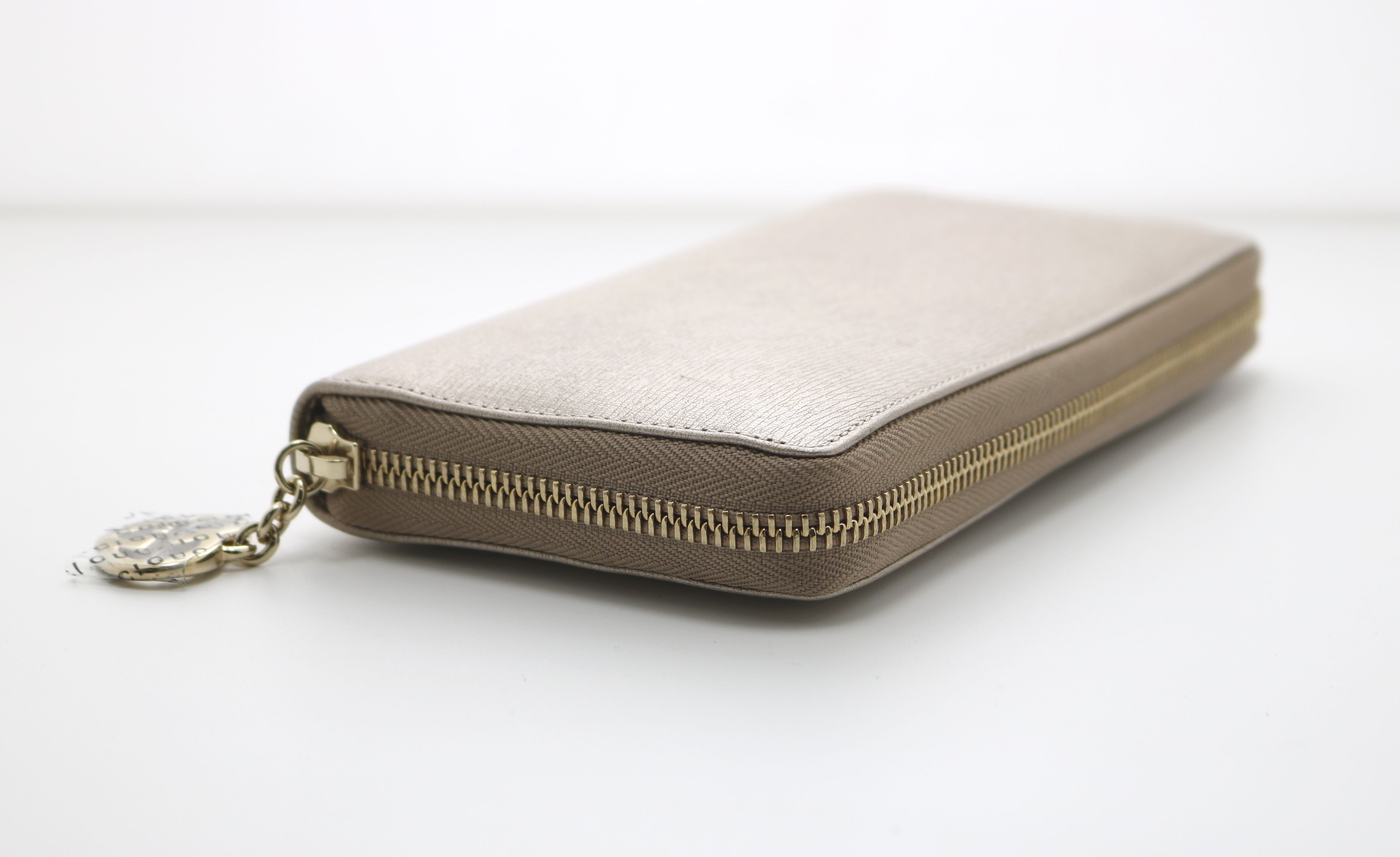 Gucci グッチ 長財布 ラウンド財布 ゴールド レザー 472 Jhの購入なら 質 の大黒屋 公式