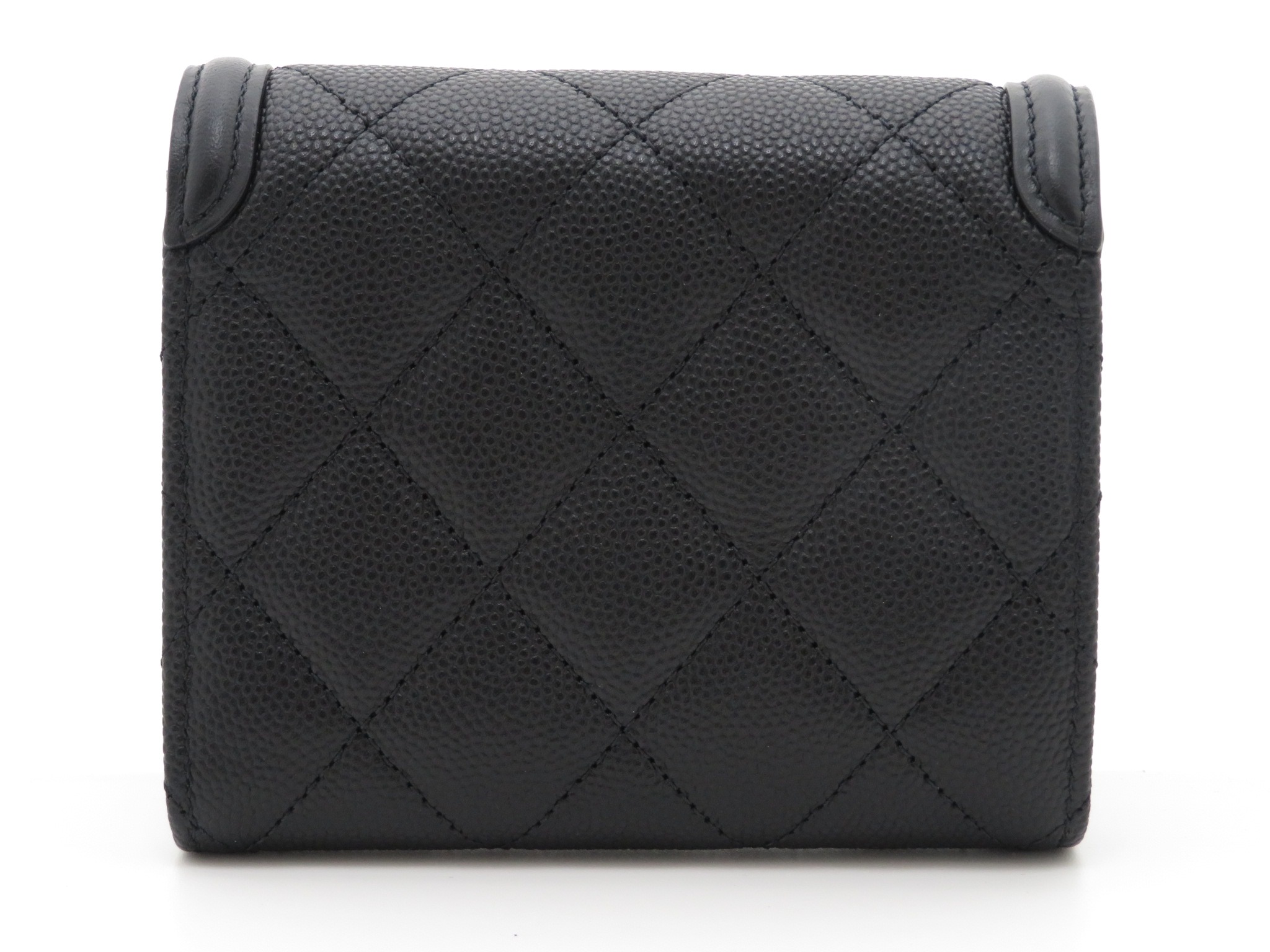 美品　CHANEL　シャネル　CC 三つ折り財布　キャビアスキン　AP0375 美品 CHANEL シャネル CC 三つ折り財布 キャビアスキン AP0375