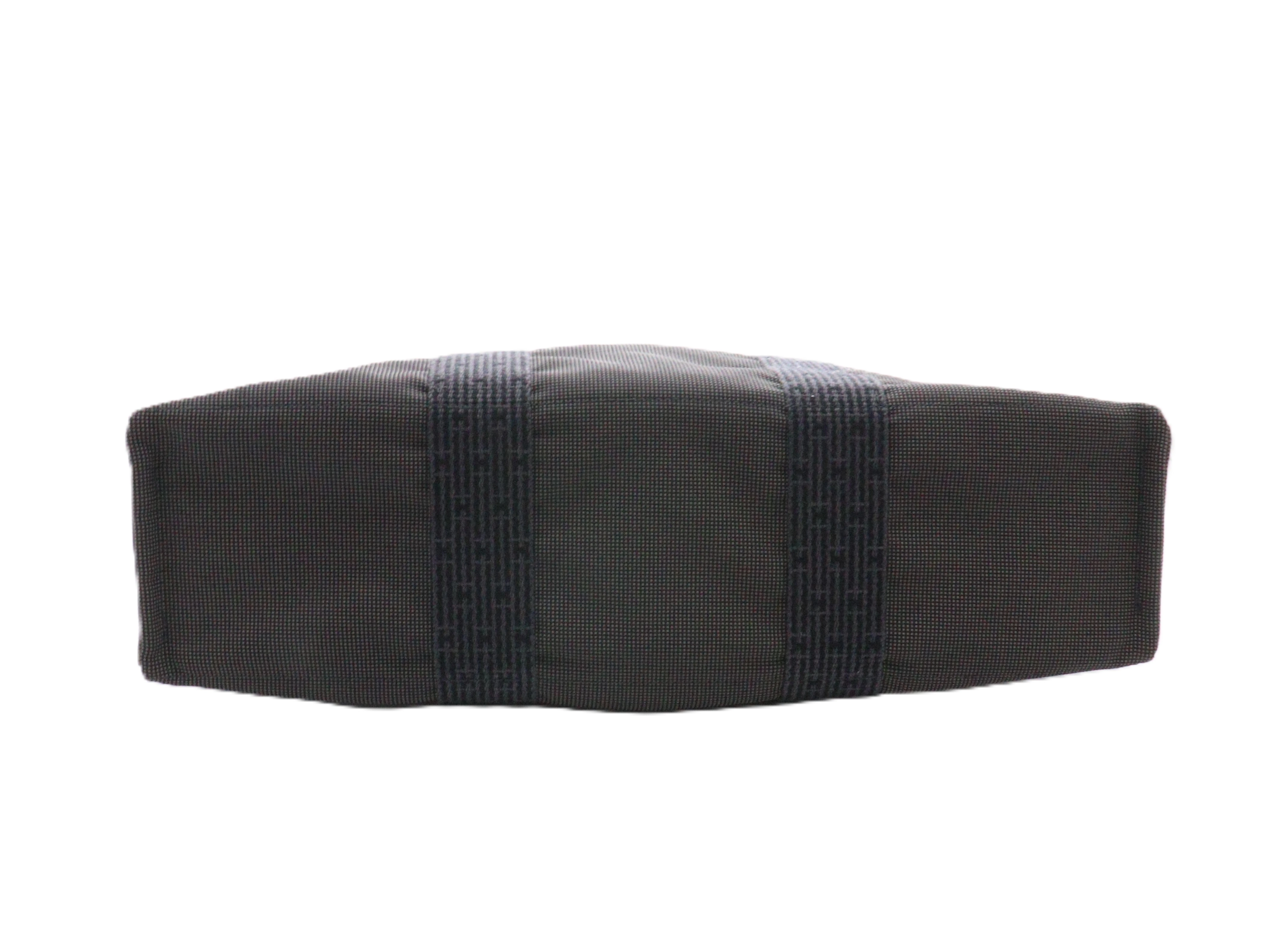 Hermes　エルメス　エールライントートＭＭ　グレー/ＳＶ 【471】SK　2148103923555