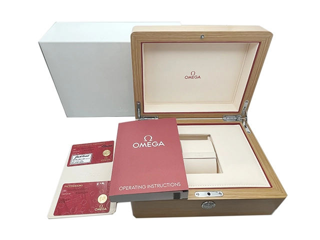 OMEGA　オメガ　2024年ギャランティー　シーマスター　アクアテラ　15000ガウス　自動巻き　150m防水　ステンレス  ブラック　クロノメーター　参考定価：759000　【432】　2143200587280