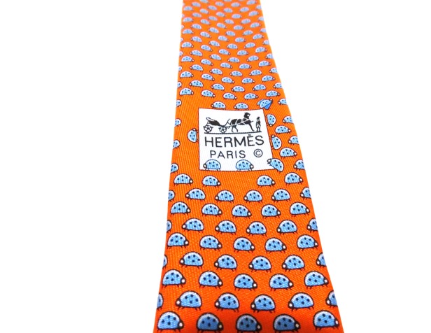 【極美品】HERMES エルメス ネクタイ オレンジ 橙 ベージュ 総柄 高級感 HERMES エルメス ネクタイ オレンジ／ブルー シルク 605801HA