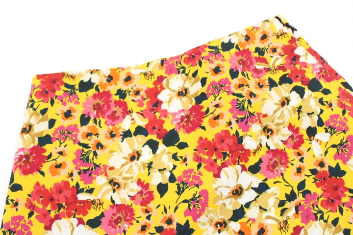 GUCCI グッチ 衣類 スカート レディース  マルチカラー 花柄 蜂