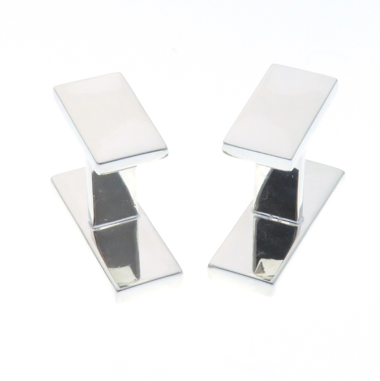 【超美品】GUCCI カフス　冠婚葬祭　オシャレ　925 スクエア　ロゴ 超美品】GUCCI カフス 冠婚葬祭 オシャレ 925 スクエア ロゴ 超