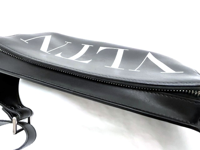 VALENTINO ヴァレンティノ ボディバッグ VLTNロゴ カーフ